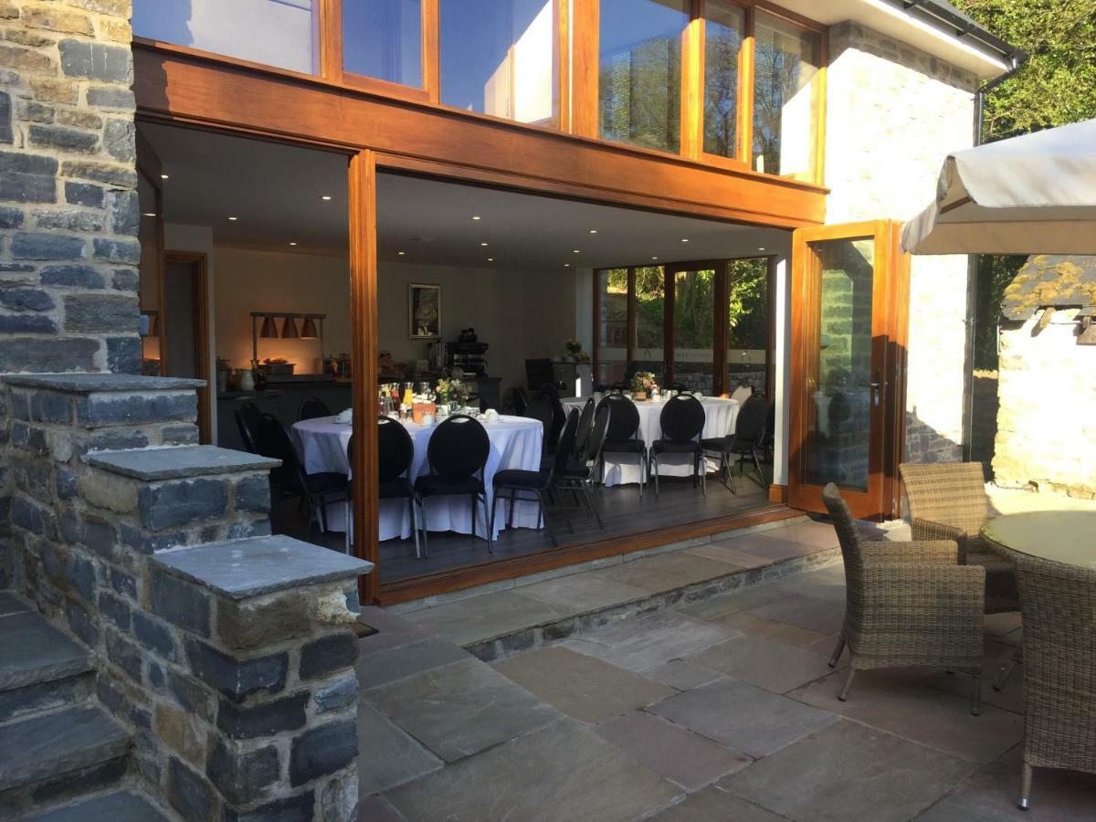 Pencoed House Estate Guest House Cardiff Exterior foto